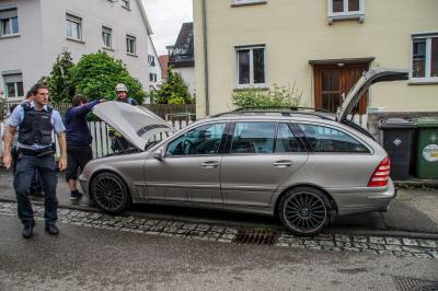 Stuttgart: Technischer defekt verursacht Brand an PKW